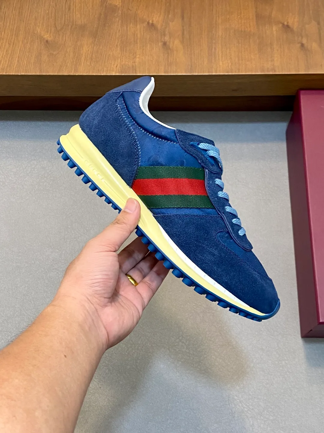 Men's shoes 💰660 [Gucci] Gucci - high-end quality original order 👩🏻‍❤️‍👨🏻 couple wear 🔍🔍🔍 casual sports shoes - upper: 🔝 suede calfskin, shoe body brand totem cloth. brand webbing, tongue. heel. air pressure brand logo - lining: water-dyed sheepskin -Outsole: ultra-light TPU foam·TR rubber; two-color molded outsole -Ultra-high quality control·fine workmanship: highlighted (high-end·exquisite·class) -Size: same style for men and women 36-44 (female 35, 40, male 45, 46 can be customized)·